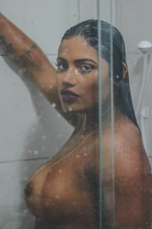 Letícia Morena Tatuada #UKZhIFsV