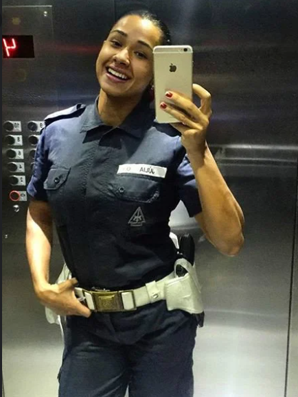 Júlia Liers de Oliveira PM Carioca gostosa 😋🚔🚨 #0e7UQkYw