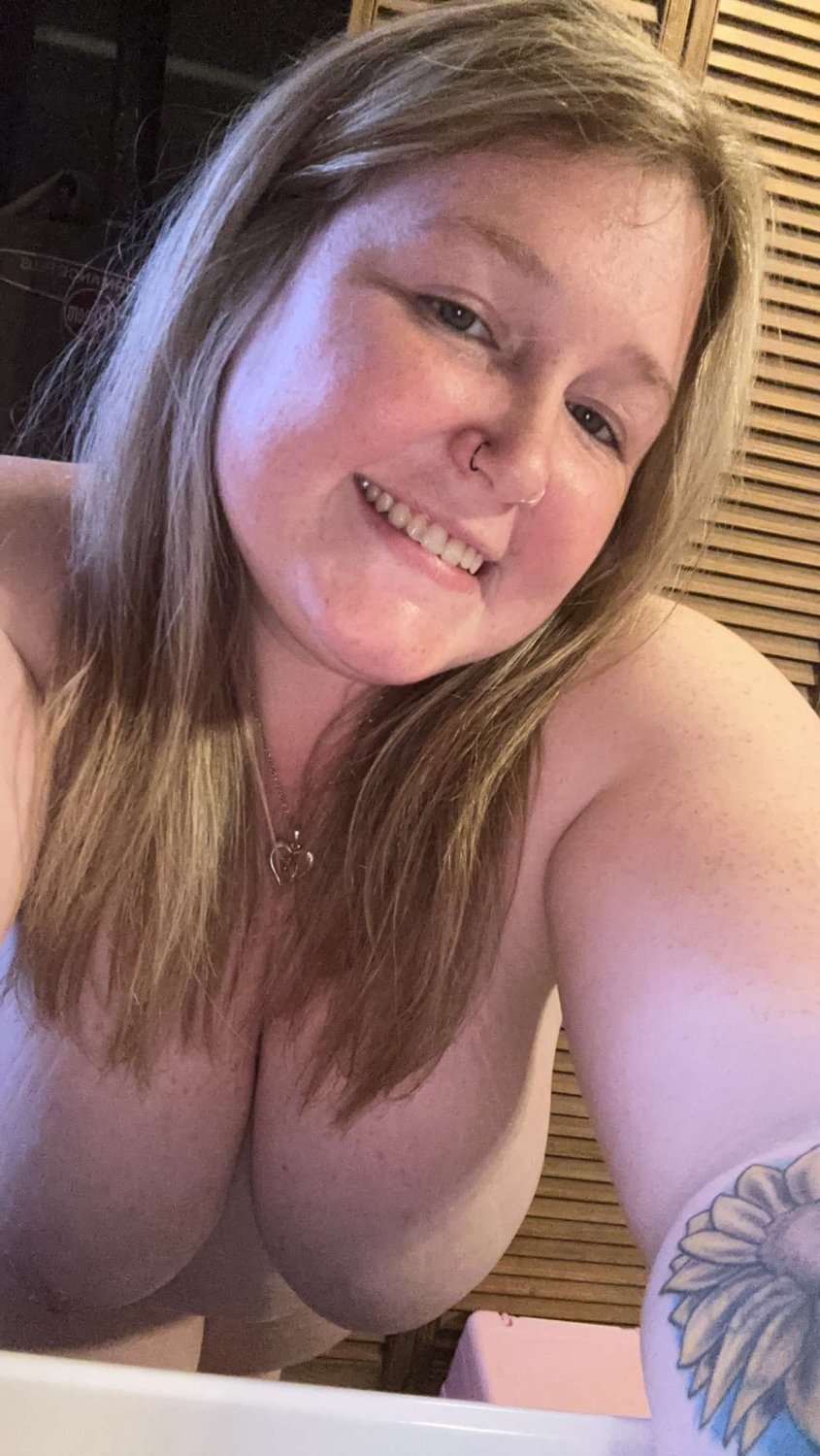 Submitted busty fatty blonde #ccqYAQqR