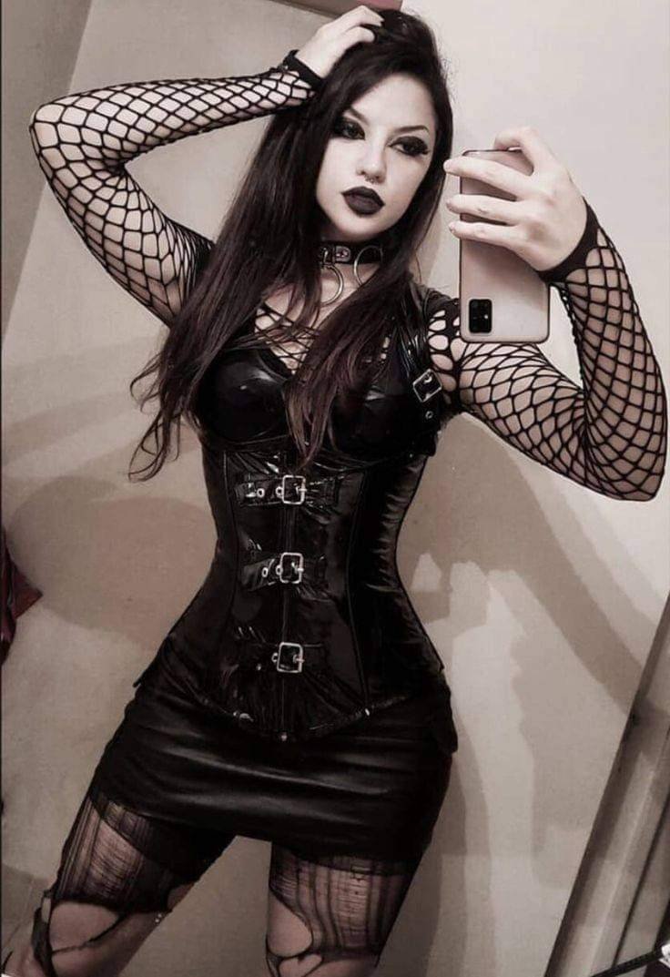 Amazing Goth/Alt photos (SFW) #luOn7hnD