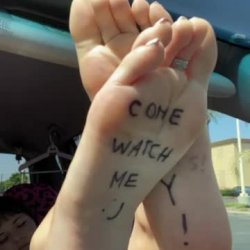 sexy feet on car looking for watching her