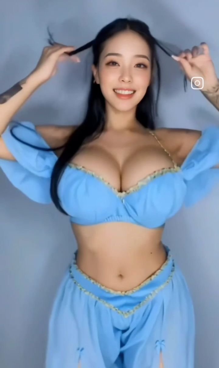 Busty Asian Curvy n Sexy #lnDHuthJ