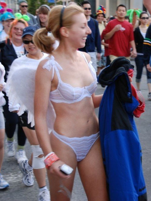 Underwear in Public #IyU49l9Y