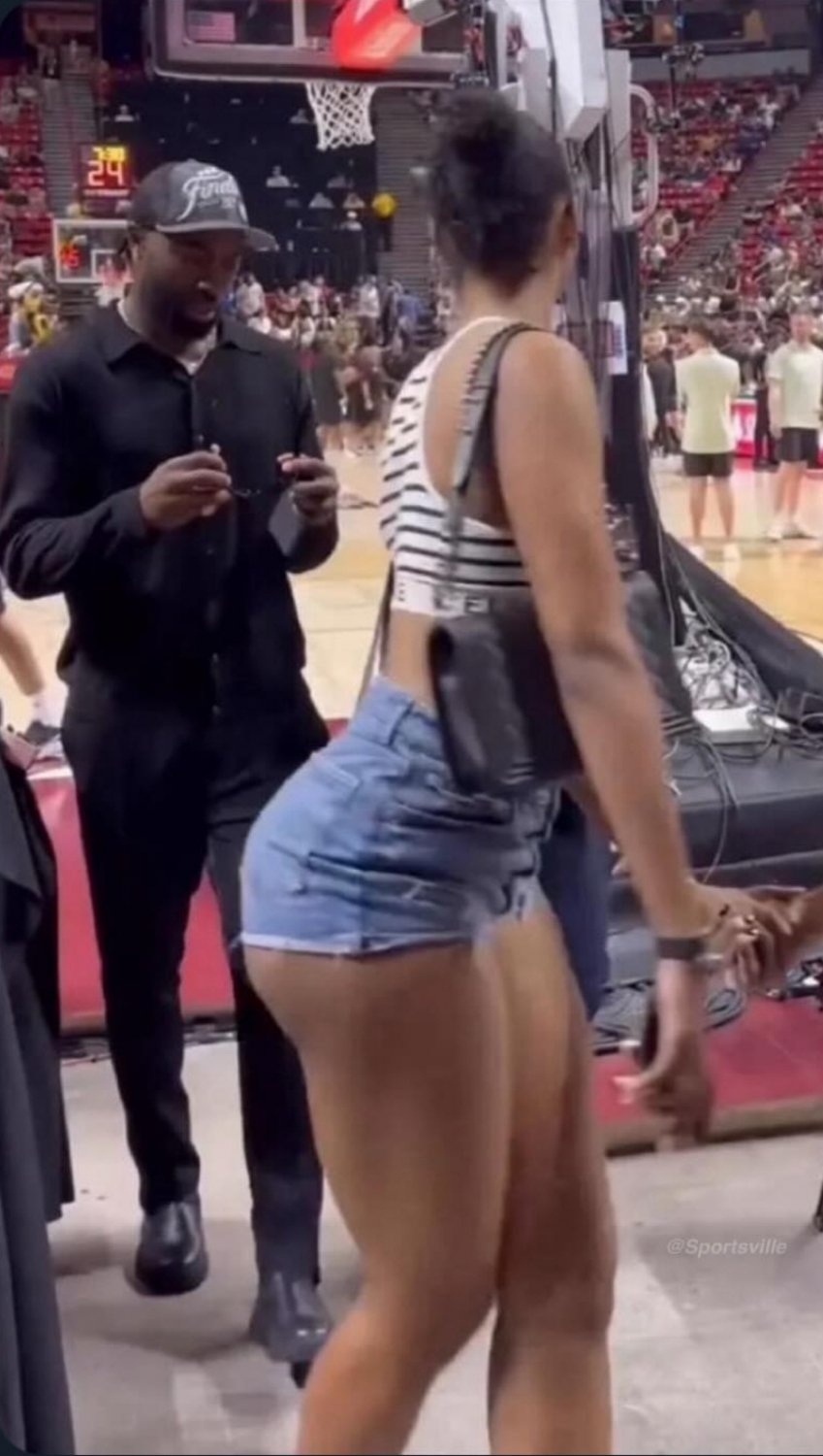 Clap her cheeks like you ripping down a rebound and secure that ass #xKXIpiKx