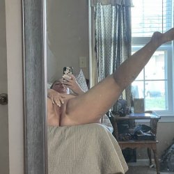 Emily 35 from the US enjoy this slut