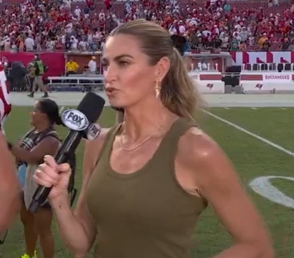 Erin Andrews & her perky rack #P775fSue