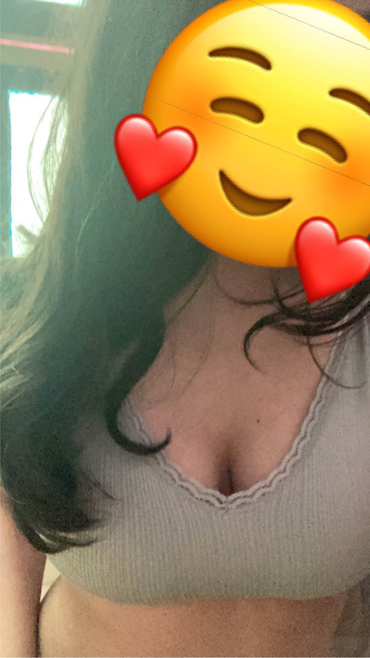 Shy Slut loves showing off her body, but not her face #0xJxrnpH