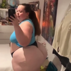 white pawg got a gallon of ass