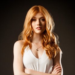 Katherine McNamara🇺🇸