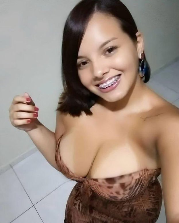 nudes e fotos da irmã do seguidor Ana Karoline (putinha gostosa) #UkYoUH9t