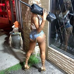 Slim thick bubble booty chick from the chi