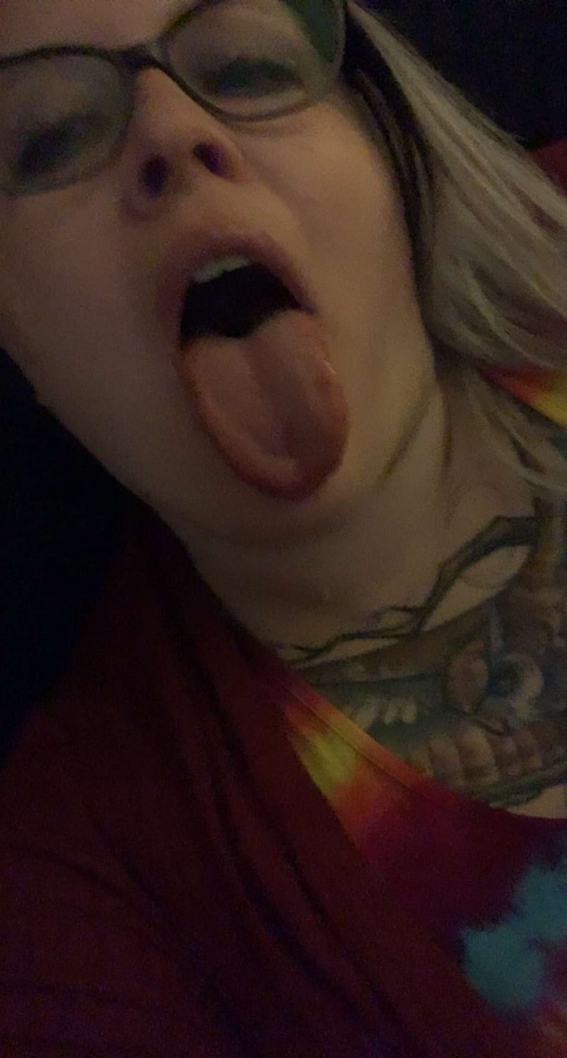 Exposed Slut princess aching to be fucked. #47h21Ao7