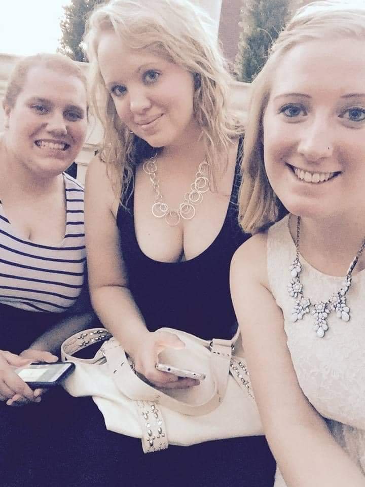 Big Titty Blonde makes Family Proud! #7WzQy78G