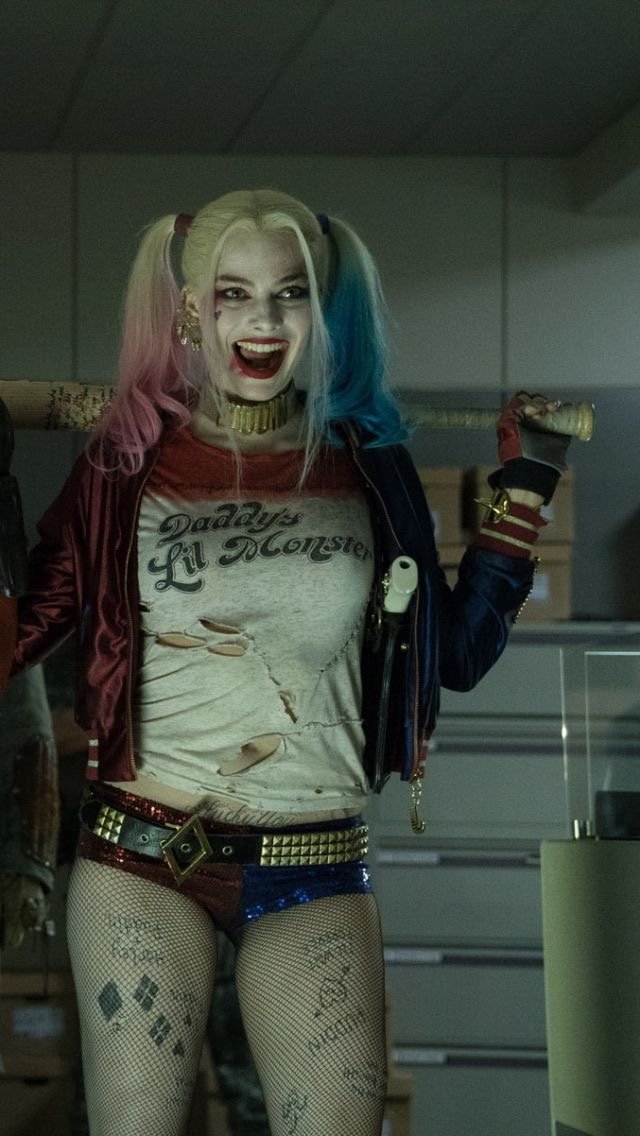 Margot Robbie as Harley Quinn (Selected Content) #F1uEsvSP