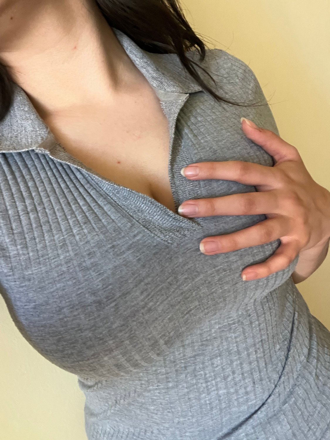 would you fuck this big titty slut? #lnHyGiss